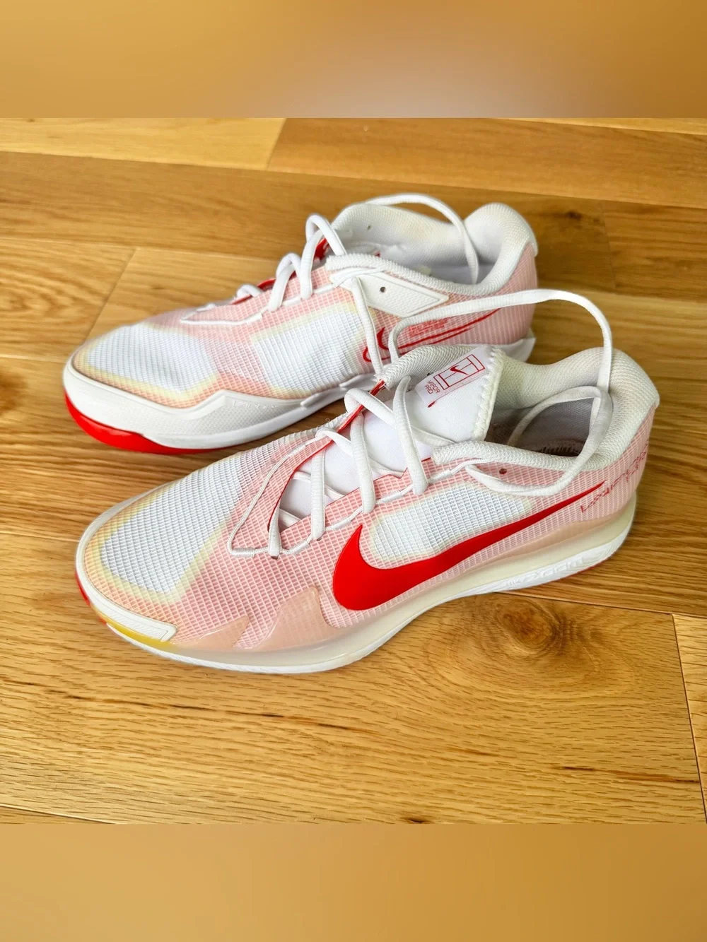 Nike Court Air Zoom Vapor Pro Tennis Shoes – Men’s Size 10 – White/Pink